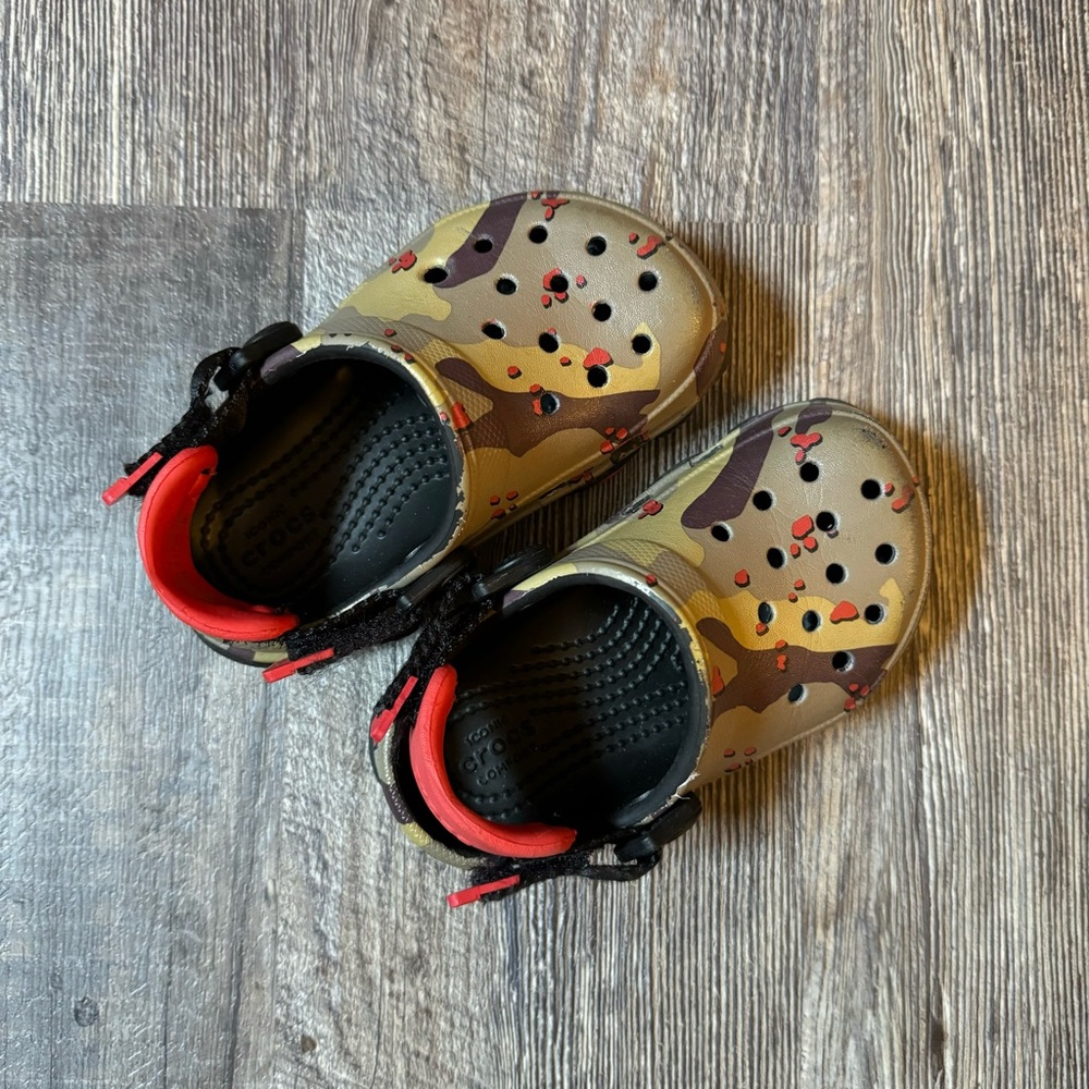 Crocs Toddler All-Terrain Camo Clog size 7